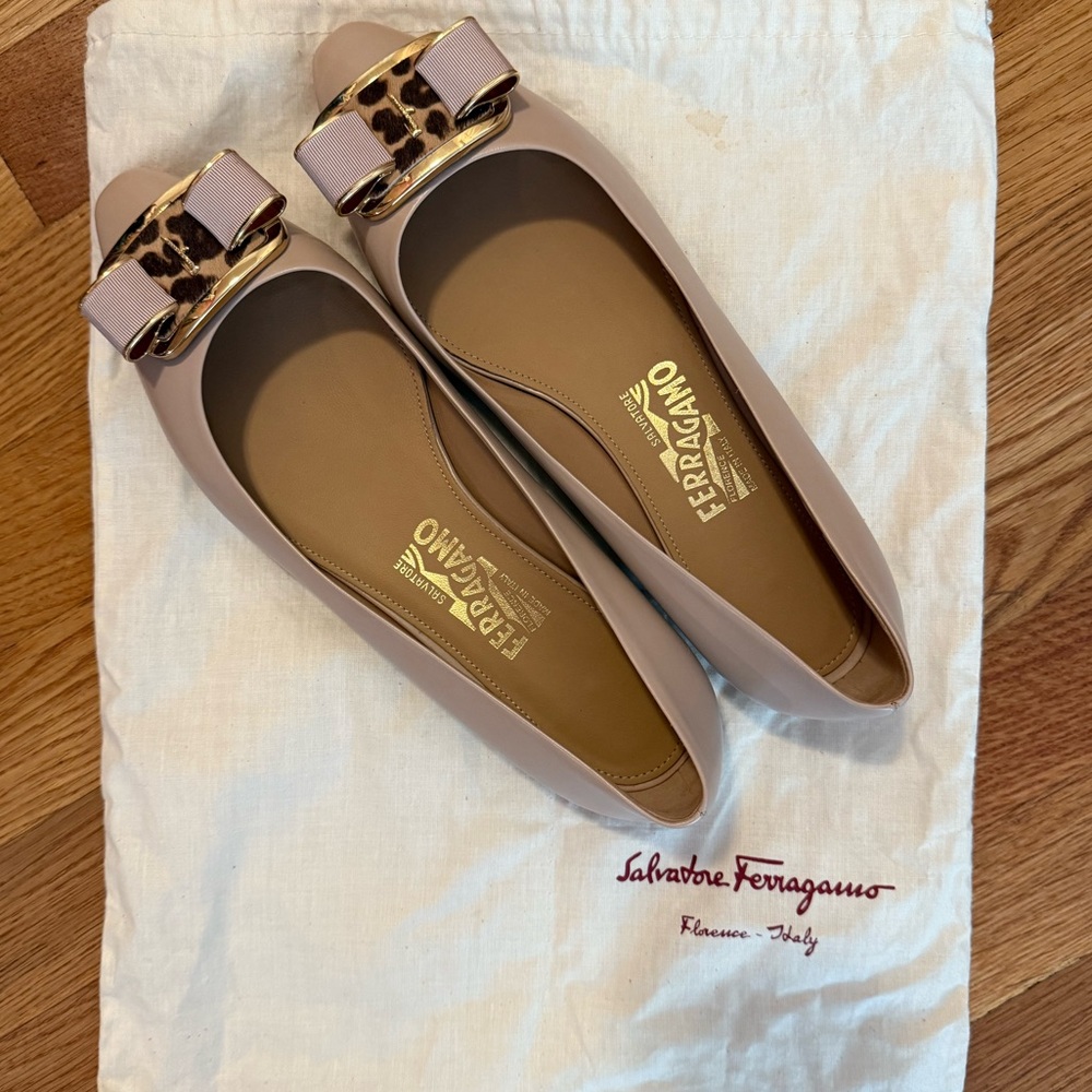 Salvatore Ferragamo flats VARINA size 8.5